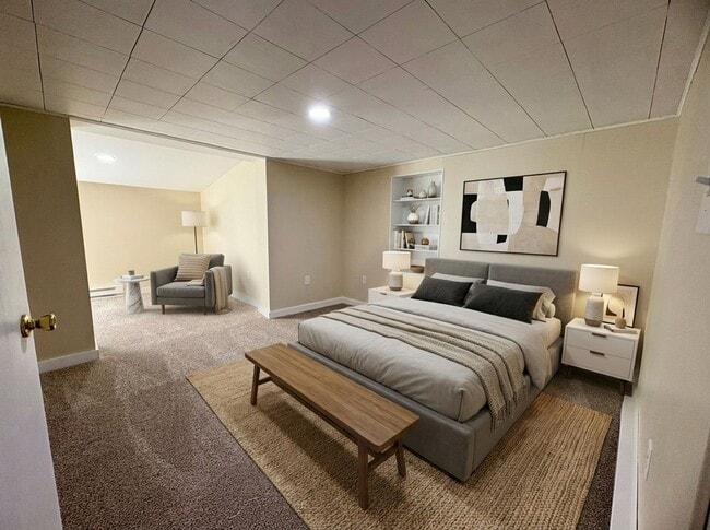 Building Photo - 165 N Hanover St