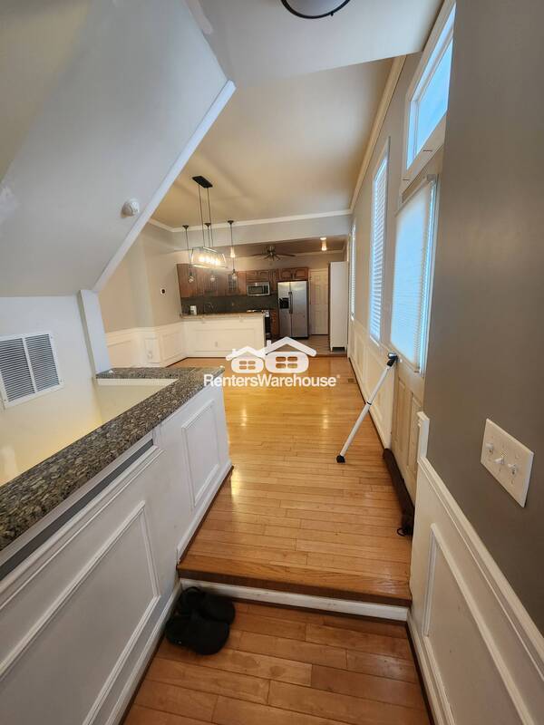 Building Photo - 532 E 35th St
