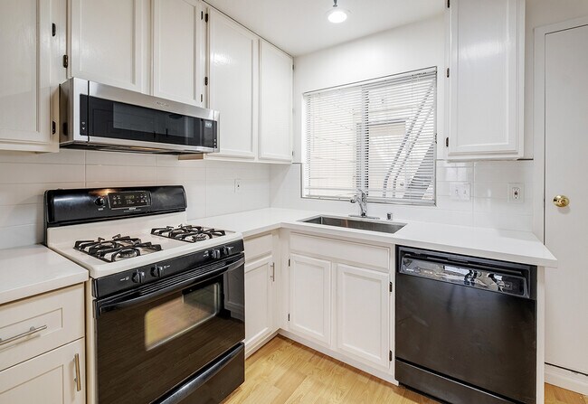 Foto del edificio - 479 24th Ave