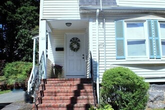 Building Photo - 120 Glendale Rd