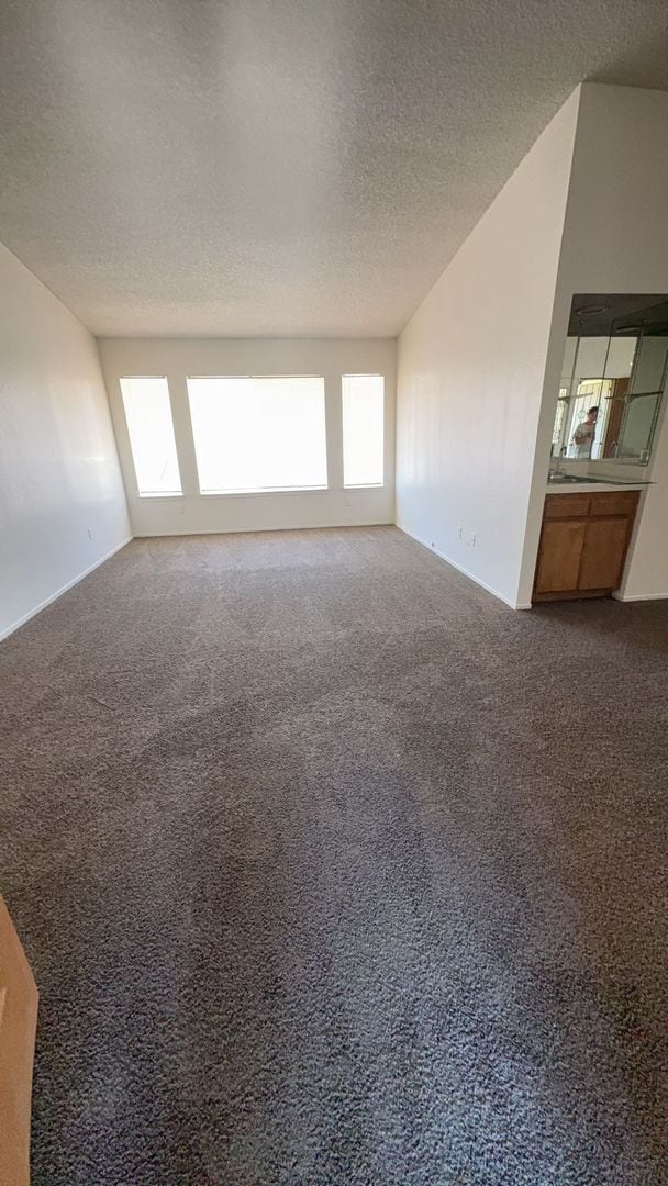 Building Photo - 4 BEDROOM APPLE VALLEY HOME