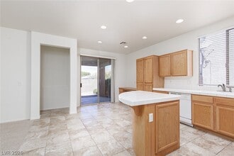 Building Photo - 787 Rise Canyon Dr