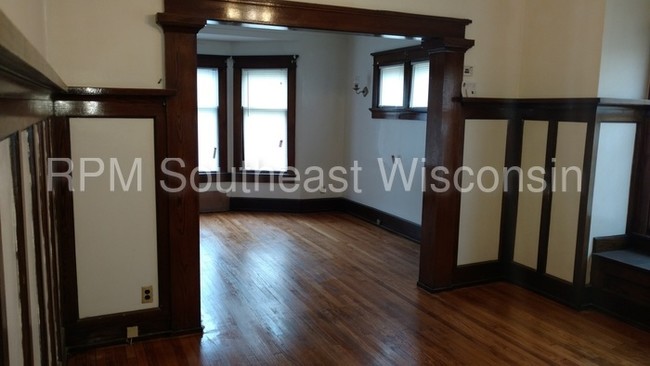 Building Photo - 3278 N Buffum St