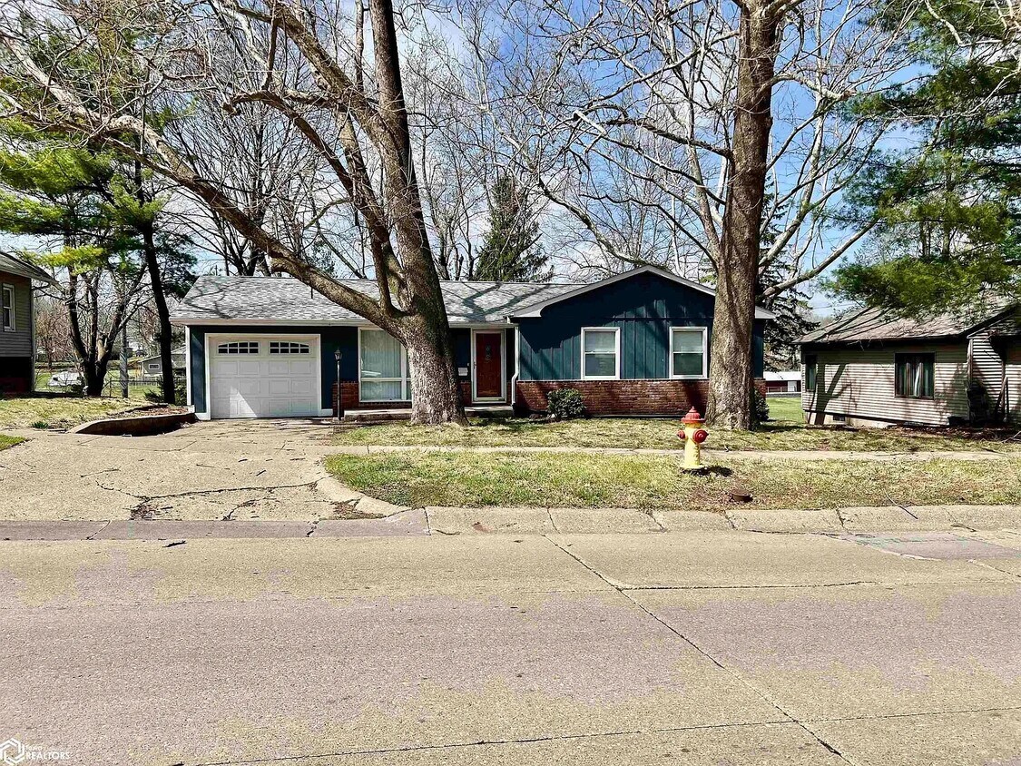 Front - 505 N 3rd St