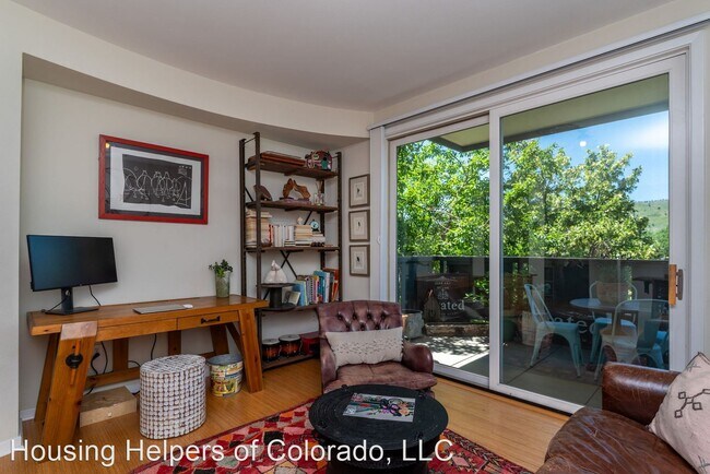 Building Photo - 1 br, 1 bath House - 4650 Holiday Drive 202