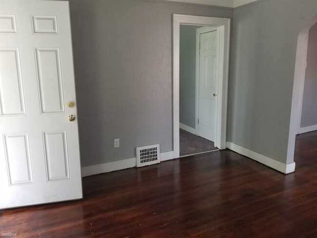 Building Photo - 3 br, 1 bath House - 20201 Ilene St