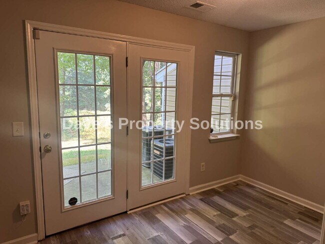Foto del edificio - Beautiful and Spacious Townhome