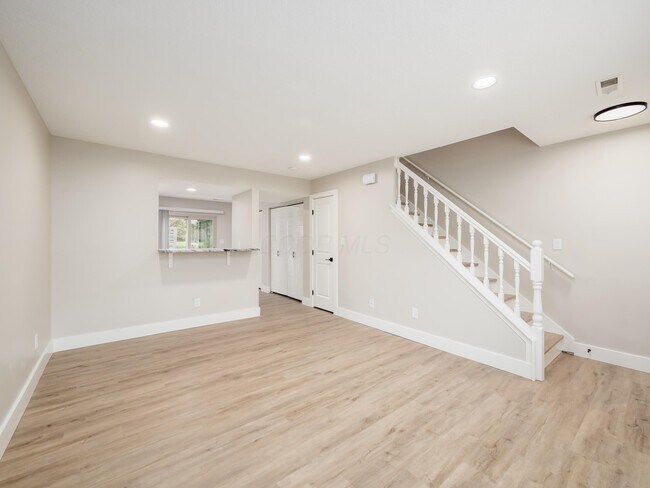 Foto del edificio - 631 Pebble Pl Dr