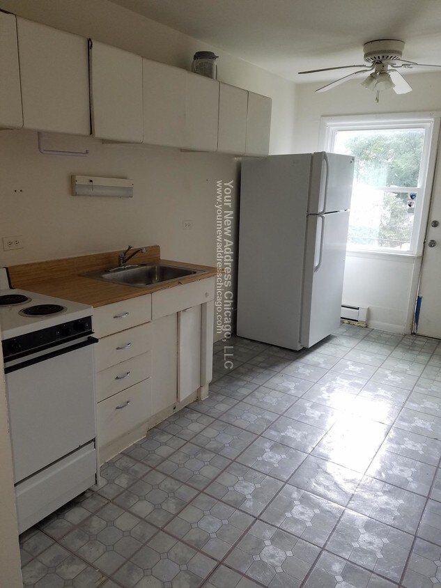 Primary Photo - 488 E 5th Ct