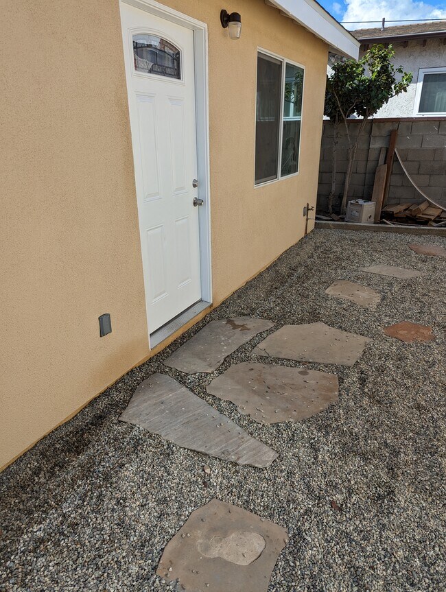 Building Photo - 8318 Dacosta St