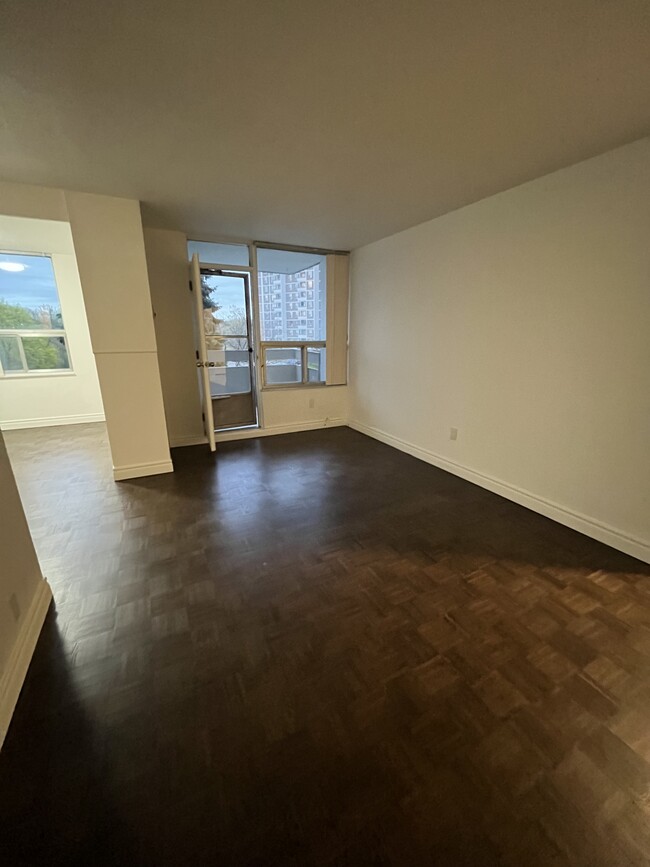 Living room - 10 Edgecliff Golfway