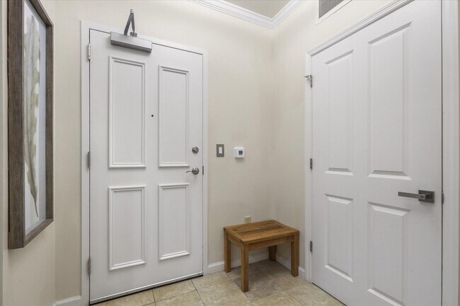 Foto del edificio - 121 N Monroe St