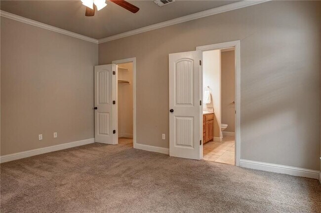 Master closet, bathroom - 5109 Birchman Ave