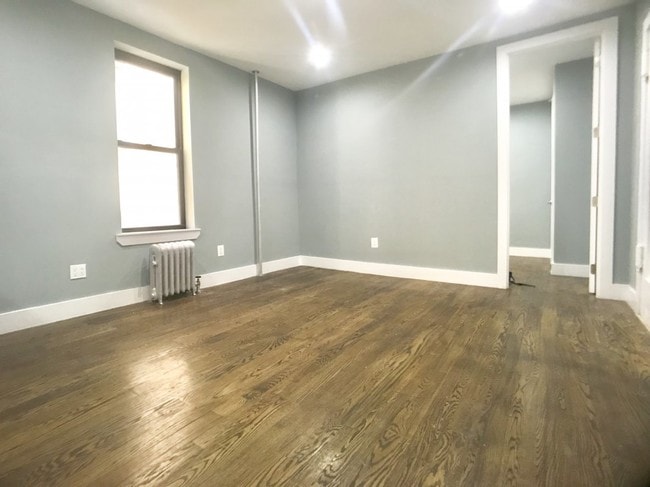 Building Photo - 568 W 192nd St