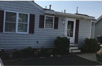 Building Photo - 107 Kings Hwy