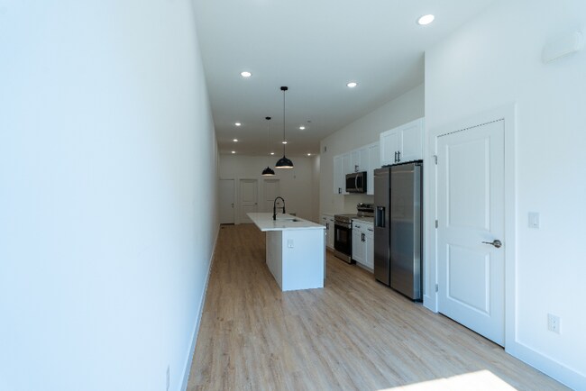 Building Photo - 2150 N 19th St