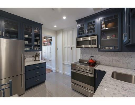 Building Photo - 261 Marlborough St