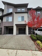 Building Photo - 15720 Meadow Rd