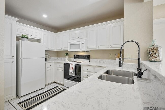 Foto del edificio - 5141 Nicholson Dr