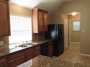 Building Photo - 2210 2 Trail Dr