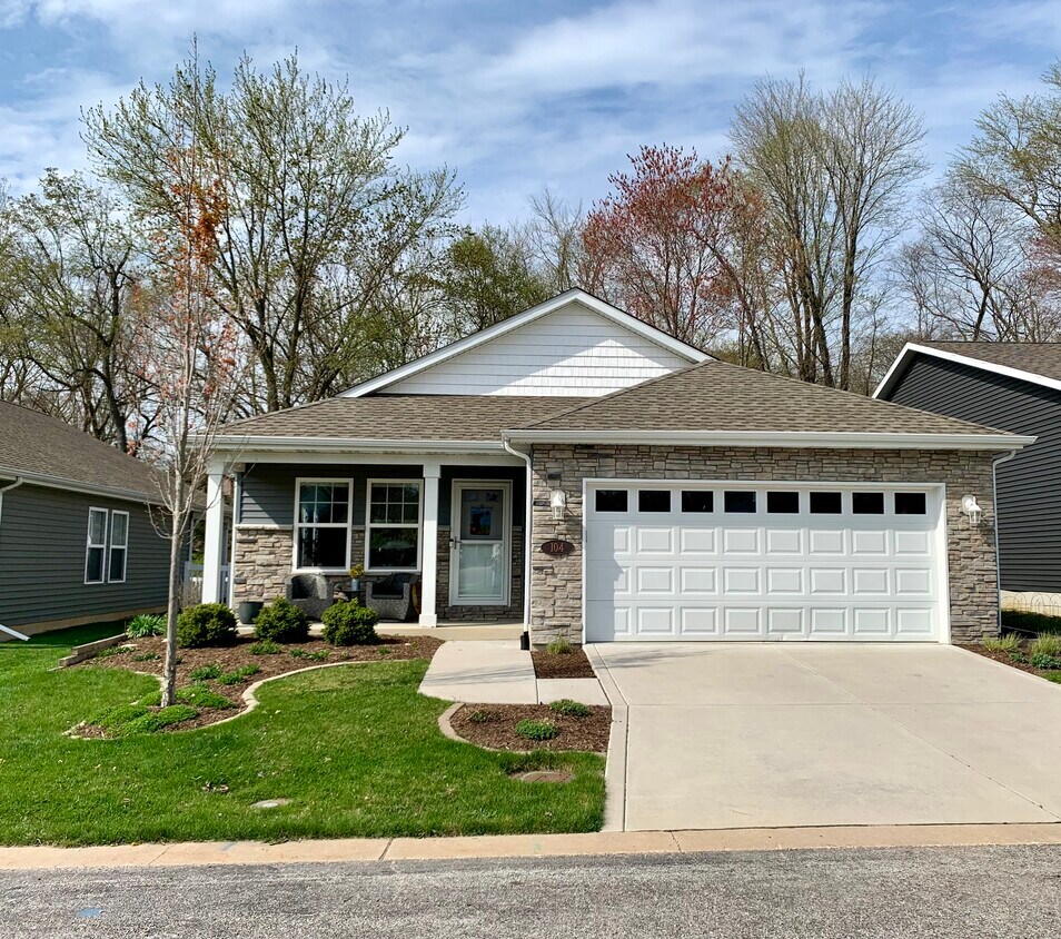 Foto principal - 104 Emerald Dr