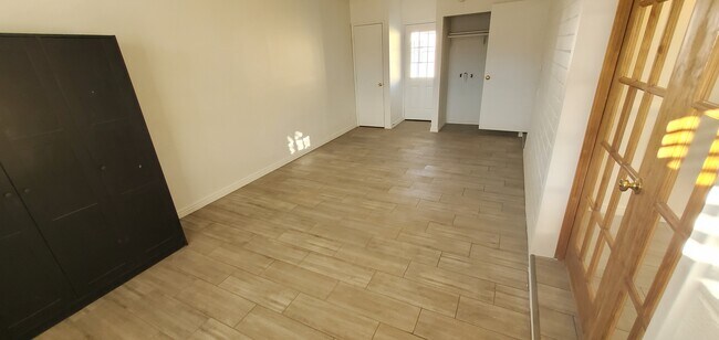 Foto del edificio - 616 E 3rd Ave