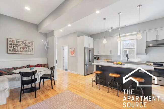 Foto del edificio - 2628 N Whipple St