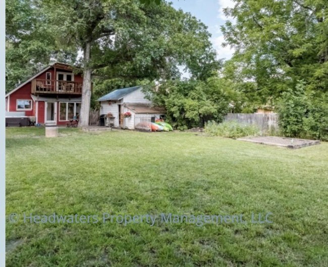 Building Photo - 628 E Fridley