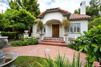 Building Photo - 521 Westbourne Dr