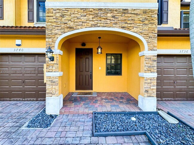 Foto del edificio - 3740 NE 3rd Ct