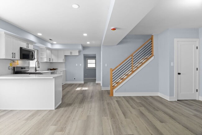 Building Photo - 3712 W 115th Pl