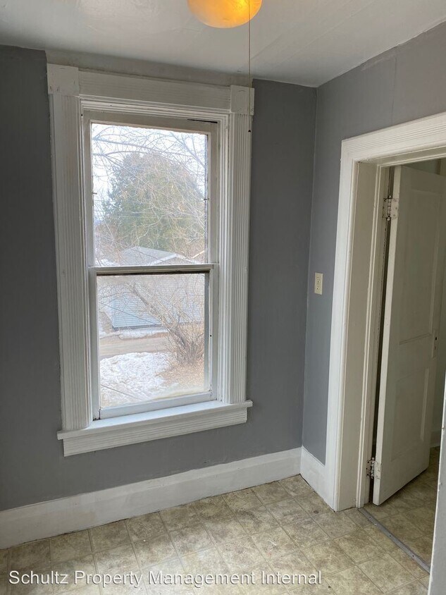 Building Photo - 1 br, 1 bath Apartment - 511 S 2nd Avenue