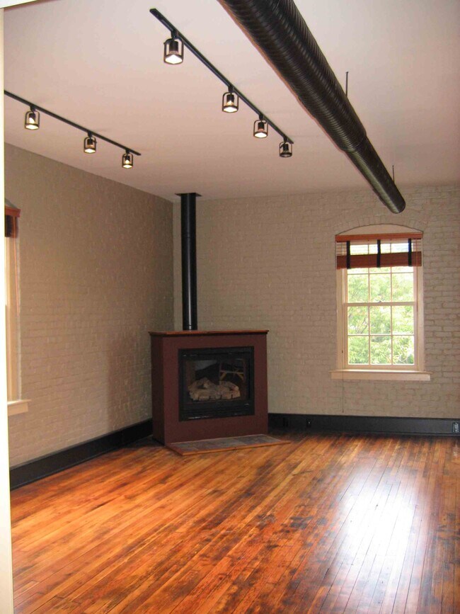 Corner Gas Fireplace - 29 Middlebrook Ave