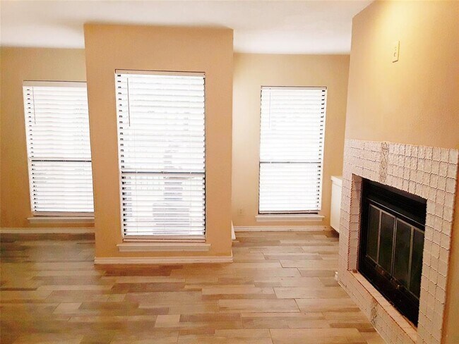 Building Photo - 3022 Harbor Dr
