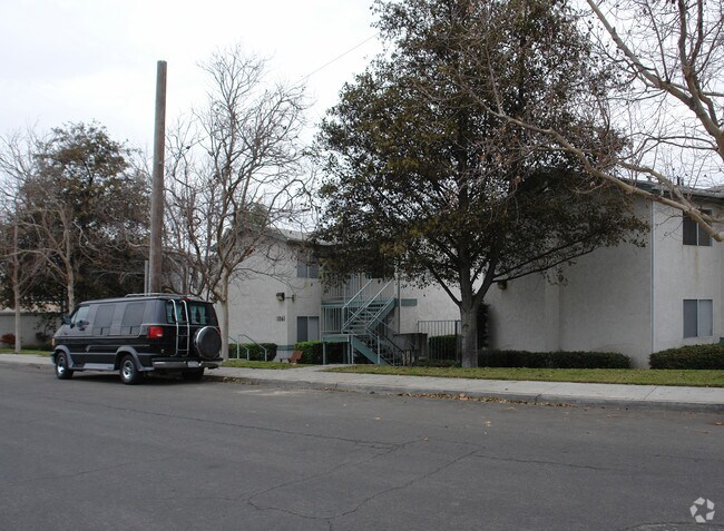 Building Photo - 1061 Madden Ave