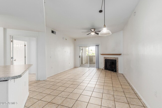 Foto del edificio - 10401 N 52ND St