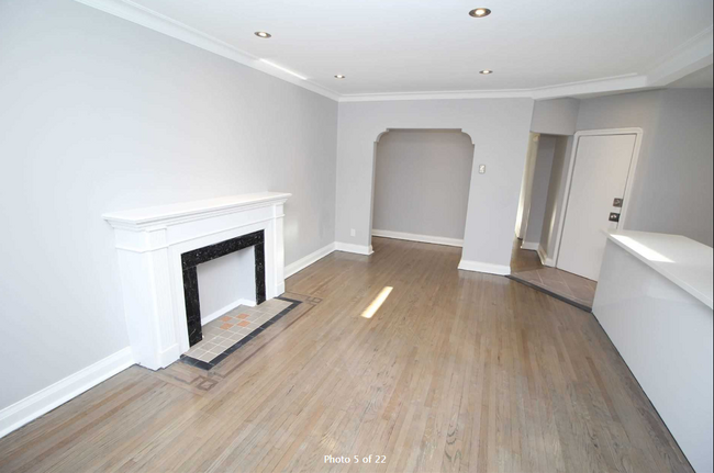 Photo du bâtiment - Forest Hill Apartment Unit - Just Renovate...