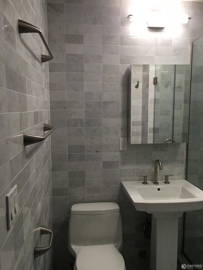 Foto del edificio - 197 E 3rd St