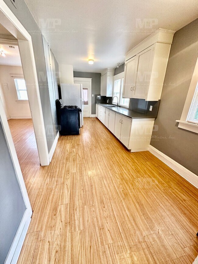 Foto del edificio - 619 S Whitcomb St