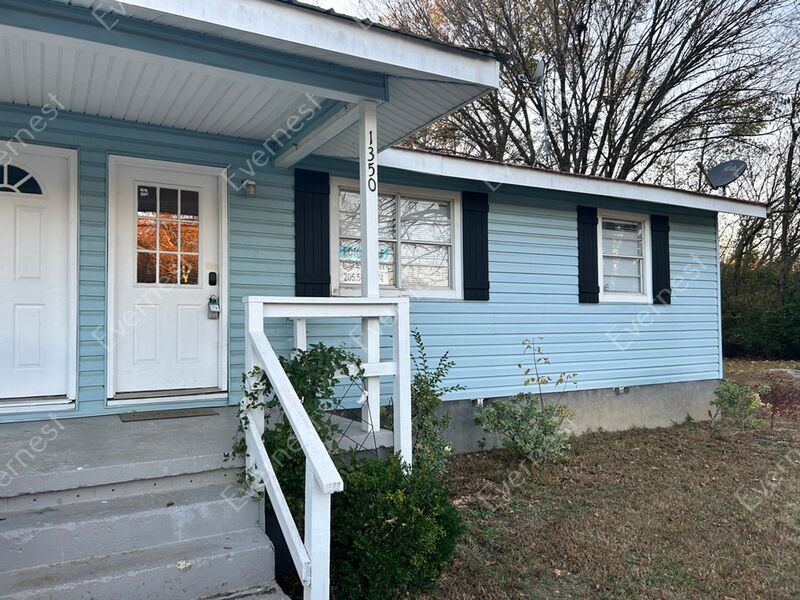 Primary Photo - 1350 Vivian St