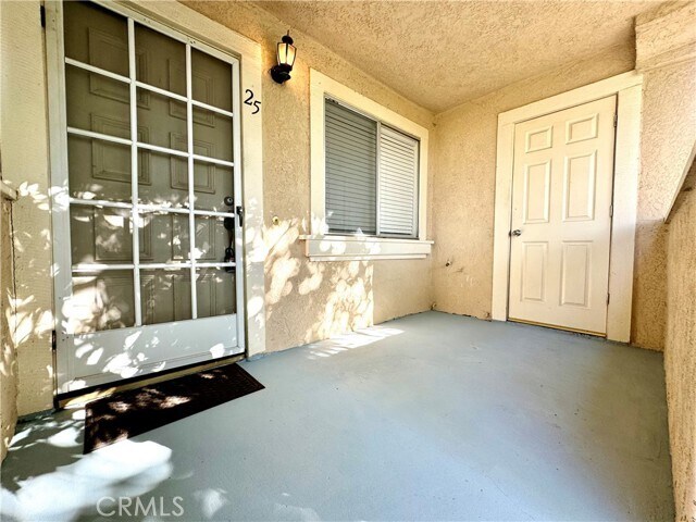 Building Photo - 25 Gaviota
