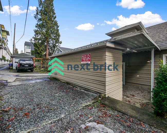 Foto del edificio - 4 Bed and 3 Bath Queen Anne Craftsman Hous...