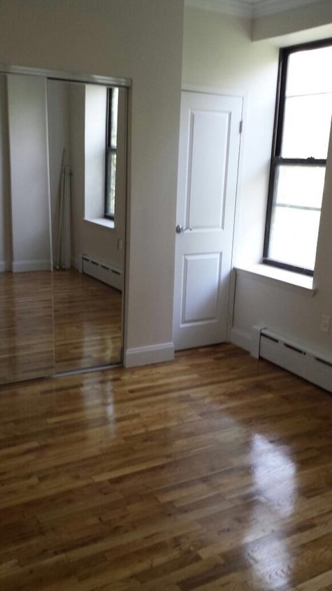 Primary Photo - 381 Chauncey St