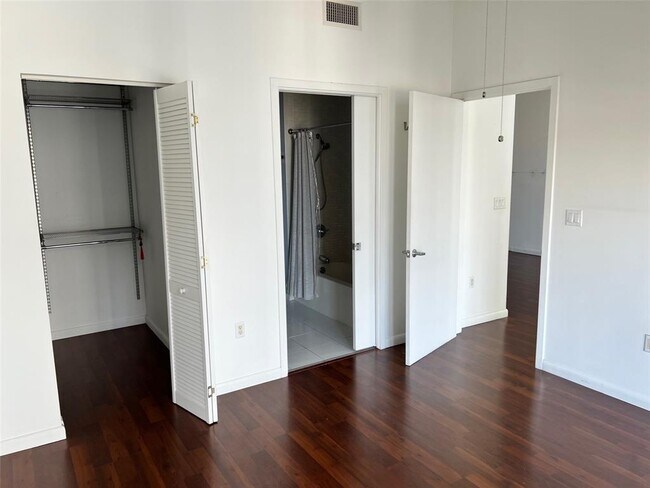 Foto del edificio - 3470 E Coast Ave