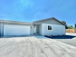 Building Photo - 4944 Homedale Rd