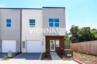 Building Photo - 8084 Quiet Knolls Dr