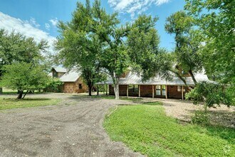 Building Photo - 1111 Berry Ln