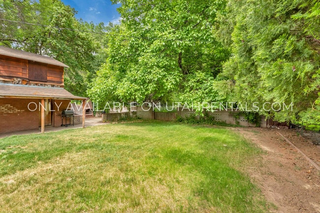 Building Photo - 661 S 300 E