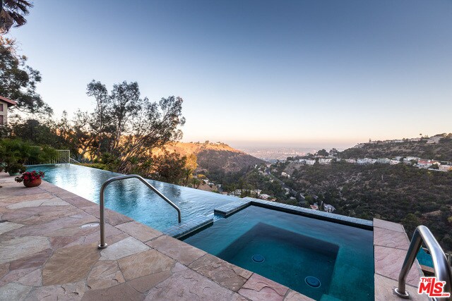 Foto del edificio - 7712 Woodrow Wilson Dr