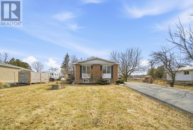Building Photo - 5885 7th Line
